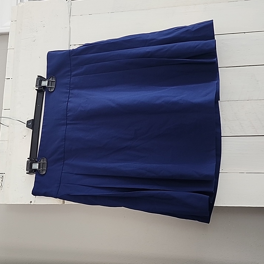 Navy blue pleated skort